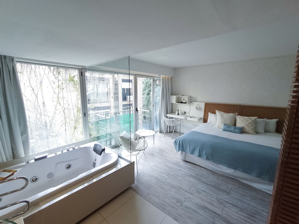 CASACALMA HOTEL 5/64