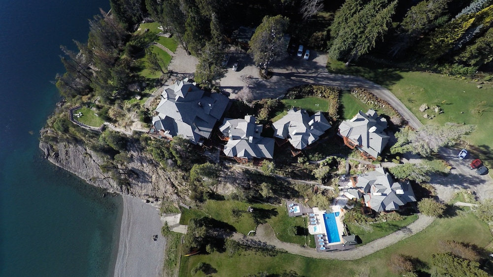 Charming Luxury Lodge and Private Spa 68/74