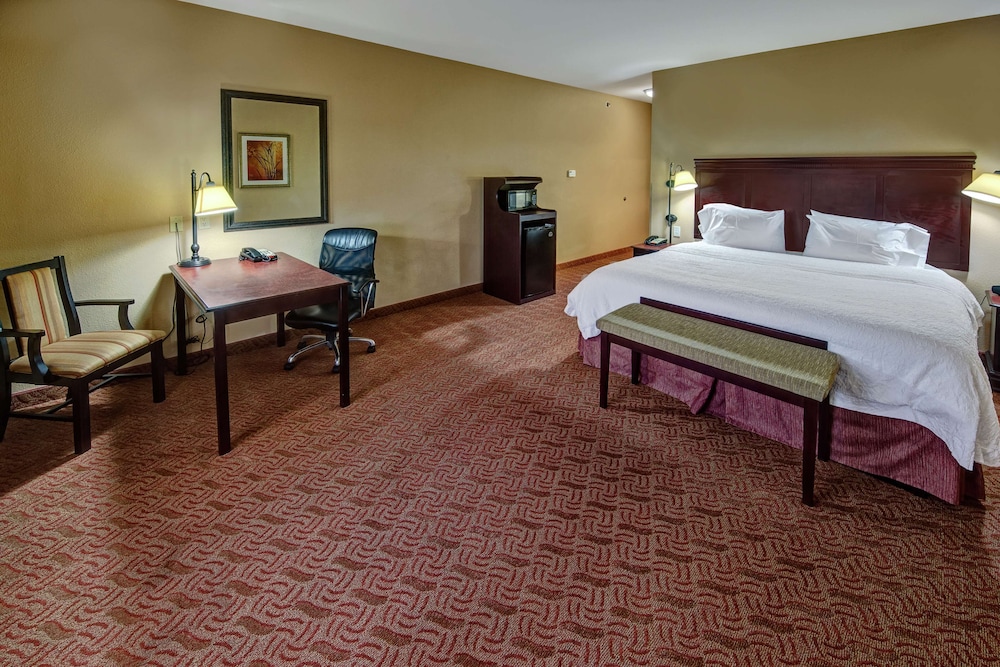 Hampton Inn and Suites Corsicana 24/62