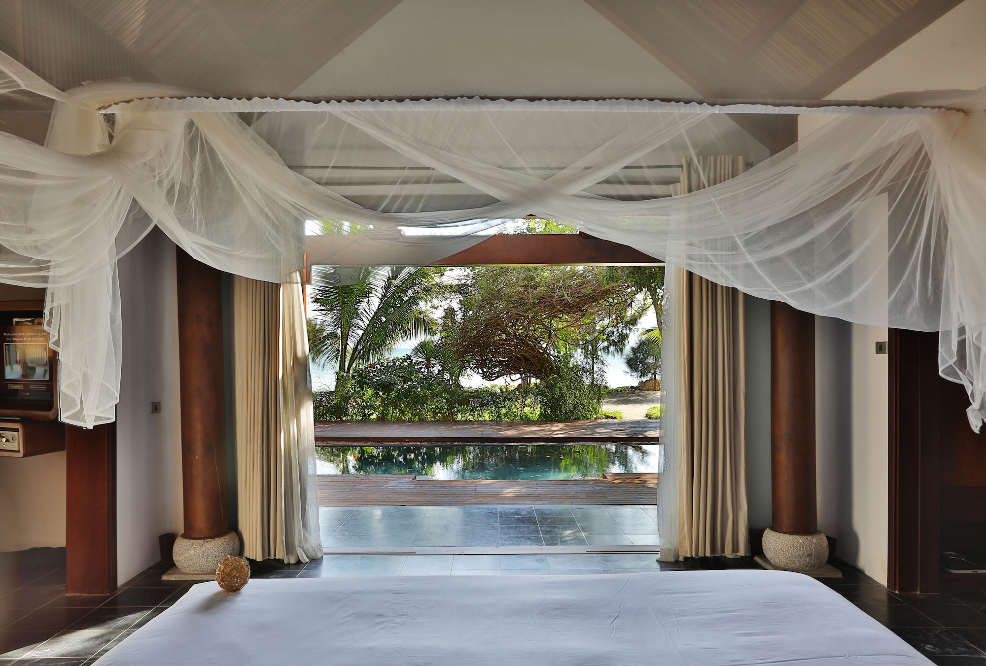 2 Bedrooms, Pool, Villa, King Bed, Beach Front
