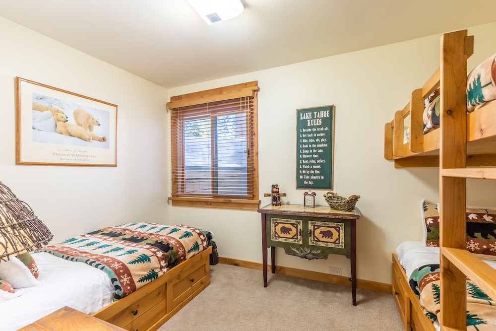 2 Bedrooms, Condo, Queen and Twin Beds, 2 Bathrooms
