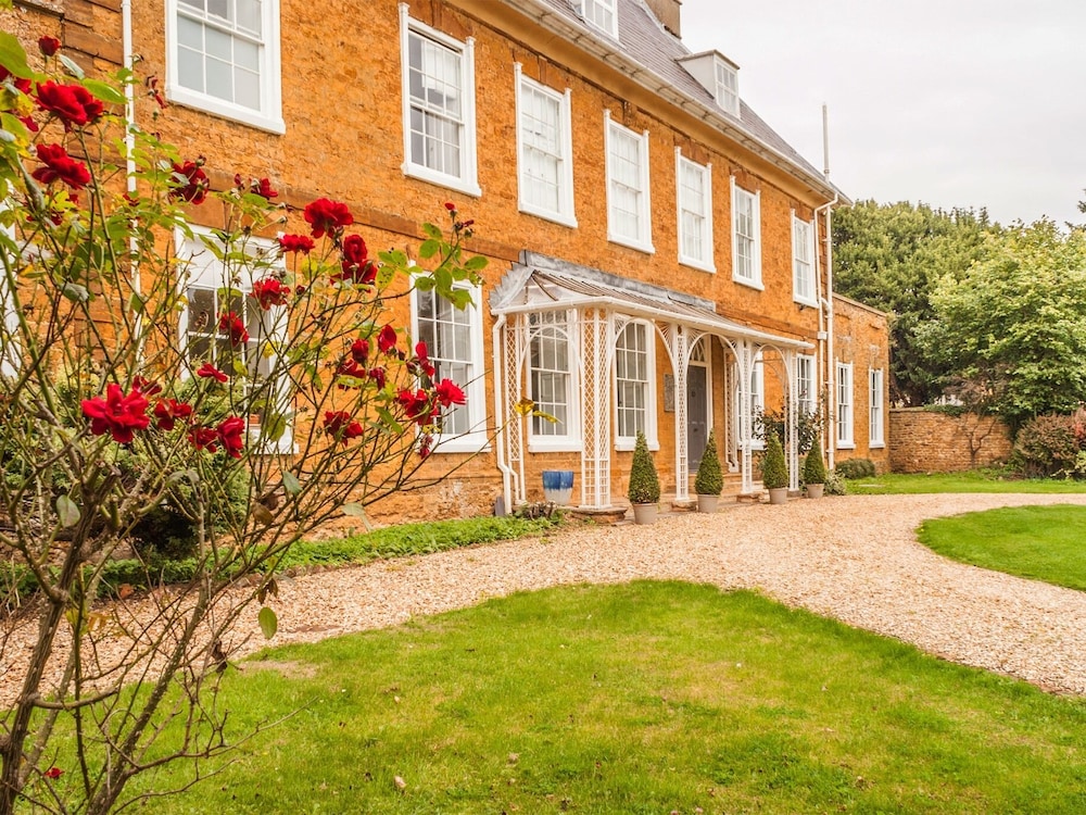 Ecton House 33/42