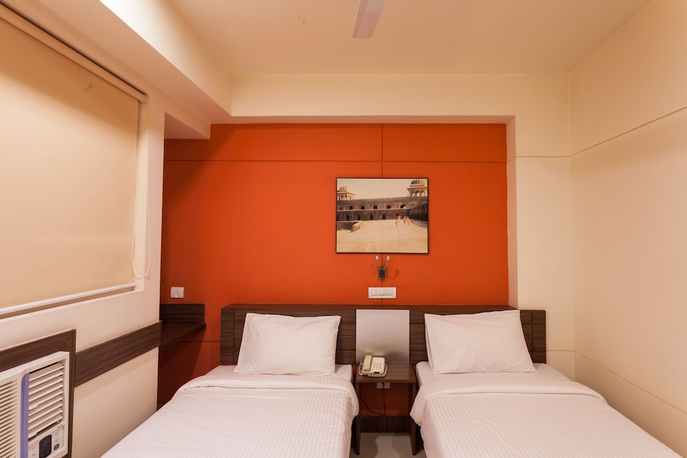 Ginger Hotel Indore 23/53