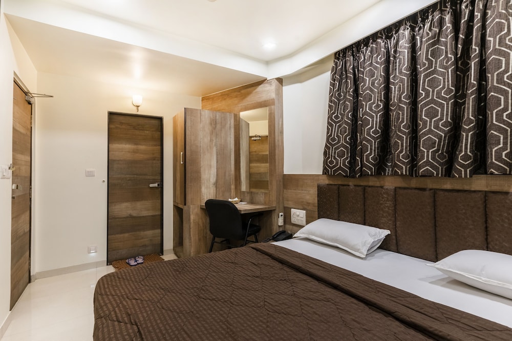 Hotel Ashish 25/39