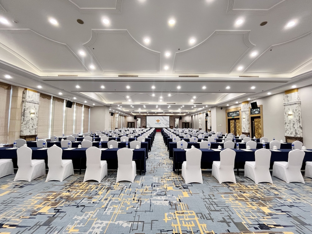 Fragrant Hill Empark Hotel 39/55