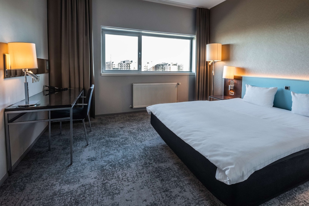 STANDARD, KING BED