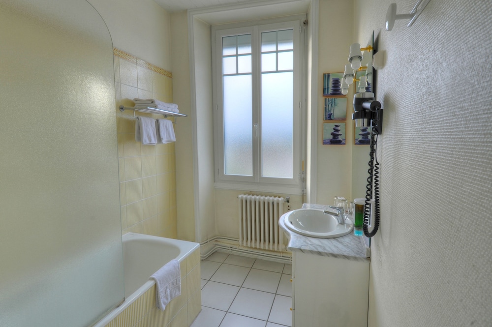 INTER-HOTEL LE SAINT PIERRE 50/50