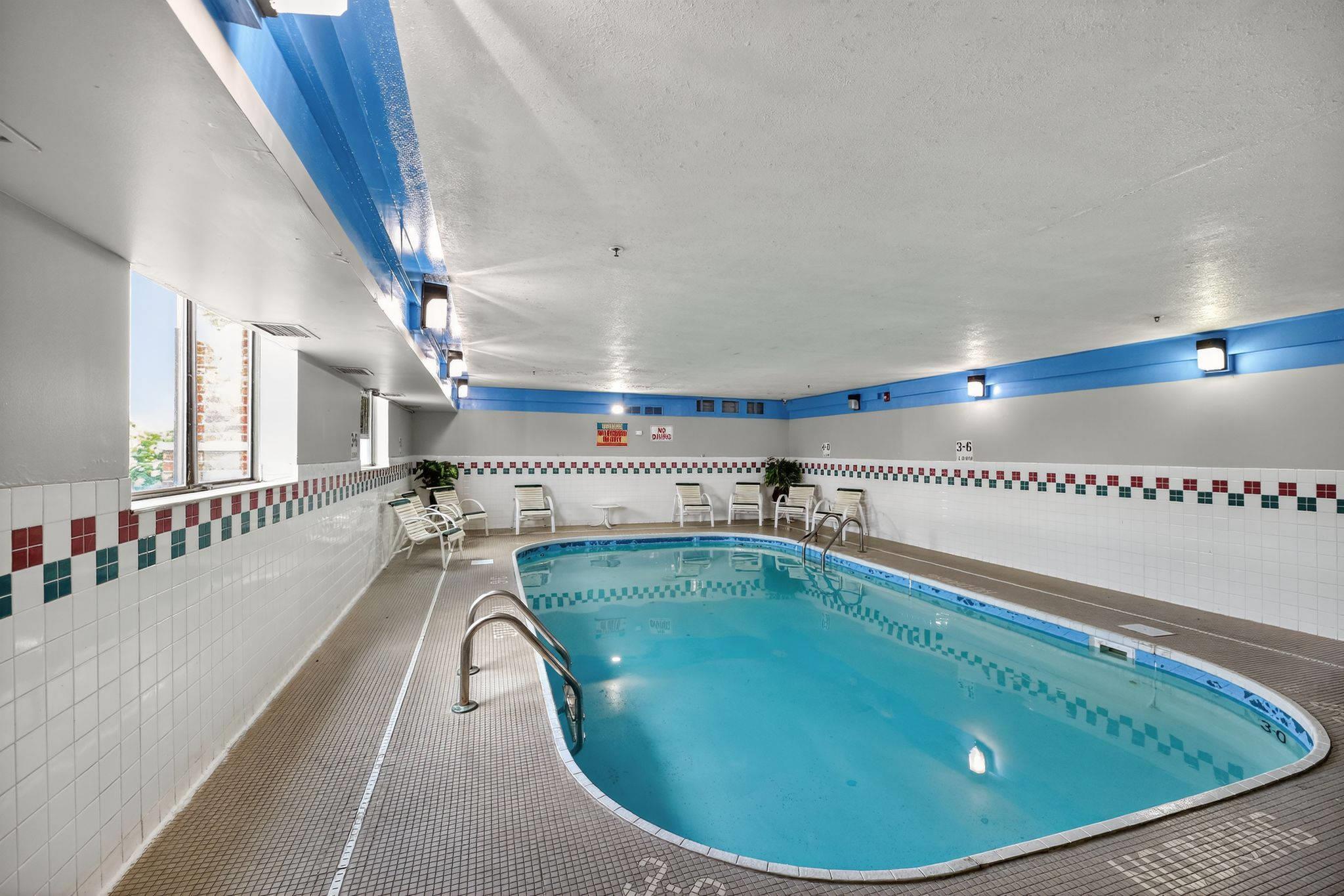 Econo Lodge Princeton 31/43