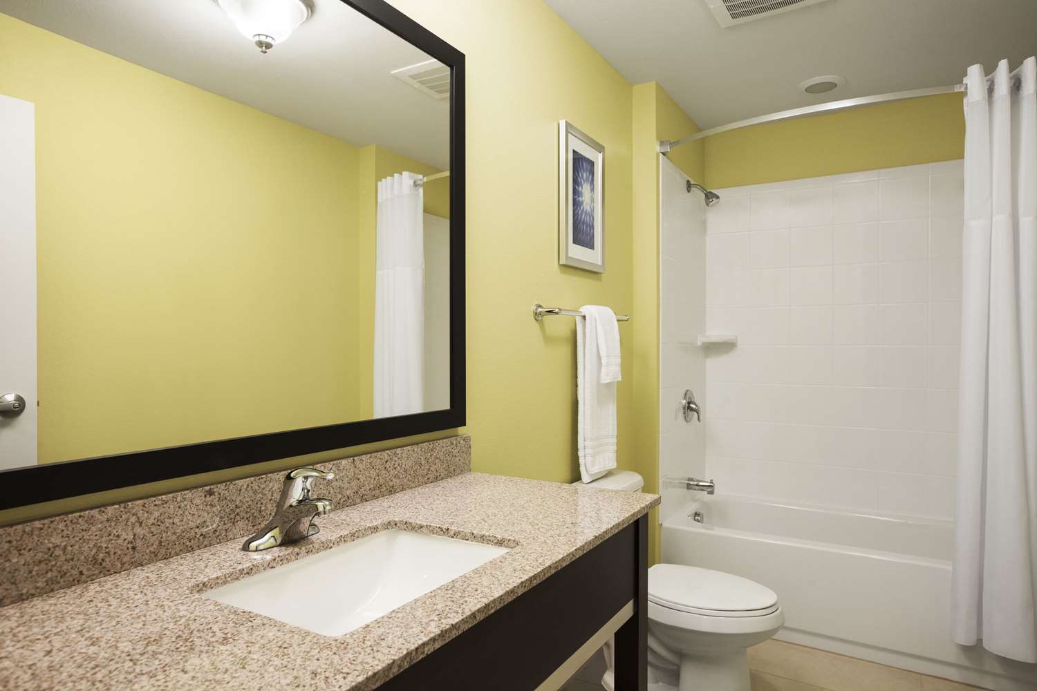 Sleep Inn & Suites Altoona North 22/25