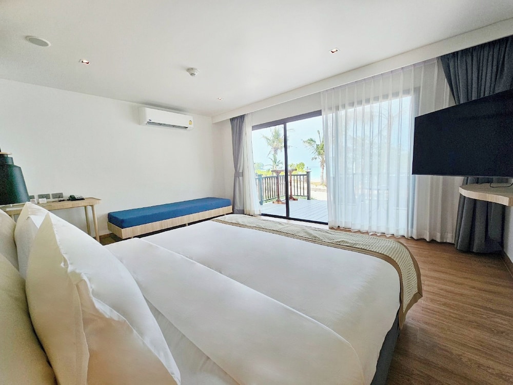 Beachfront Premier Room