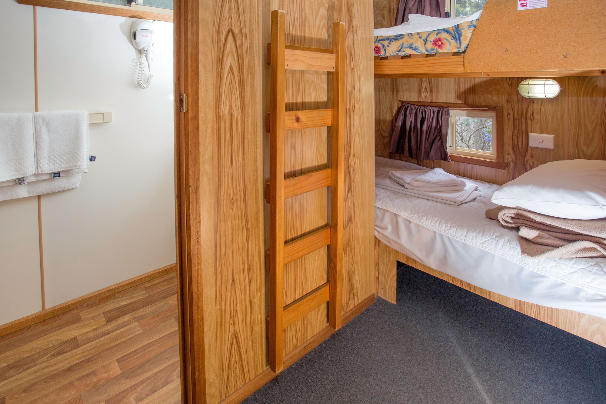 Studio, Cabin, 1 Double and 2 Bunk Beds