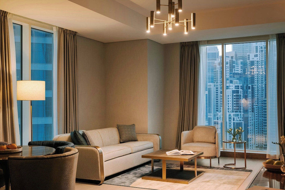 Aura Suites Downtown 27/48