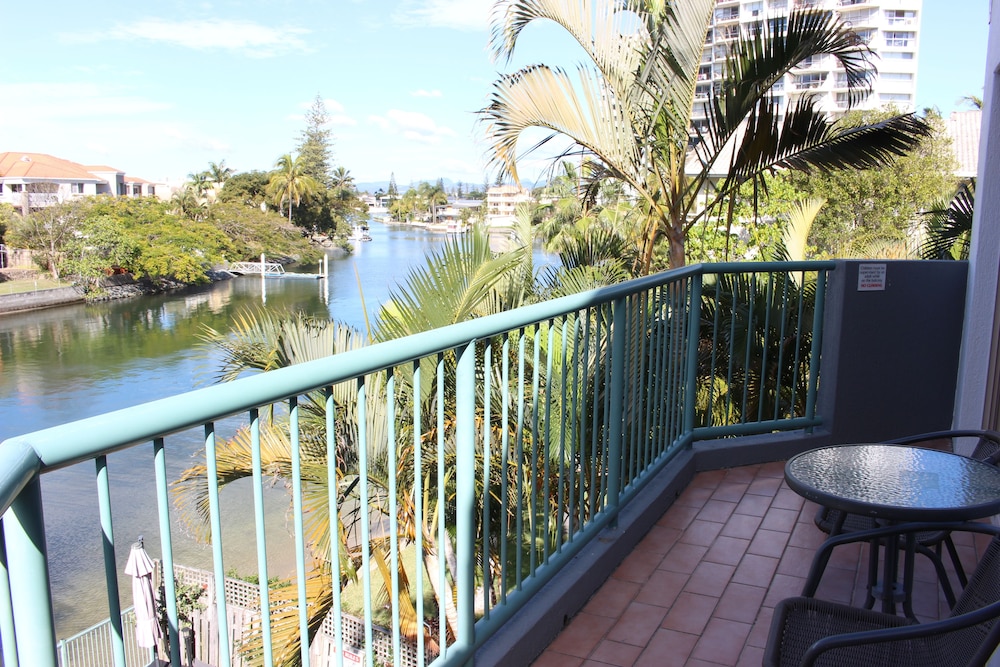 SURFERS RIVERSIDE APARTMENTS 36/43
