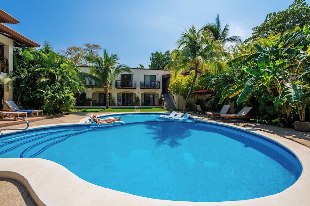 The Coast Beachfront Hotel 25/50