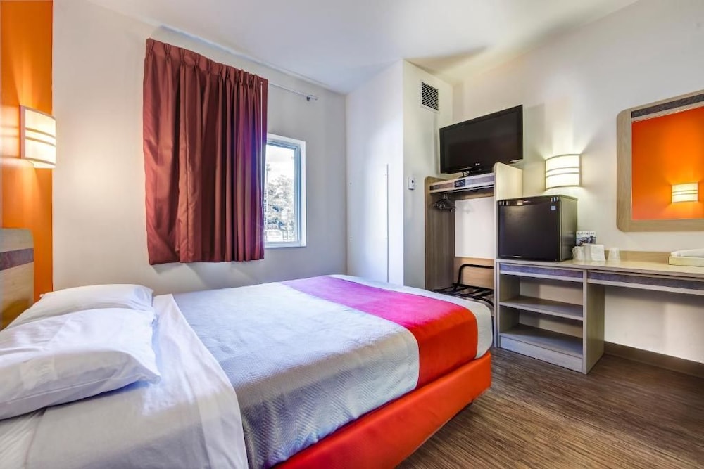 Motel6 Burlington On - Toronto West - Oakville 40/61