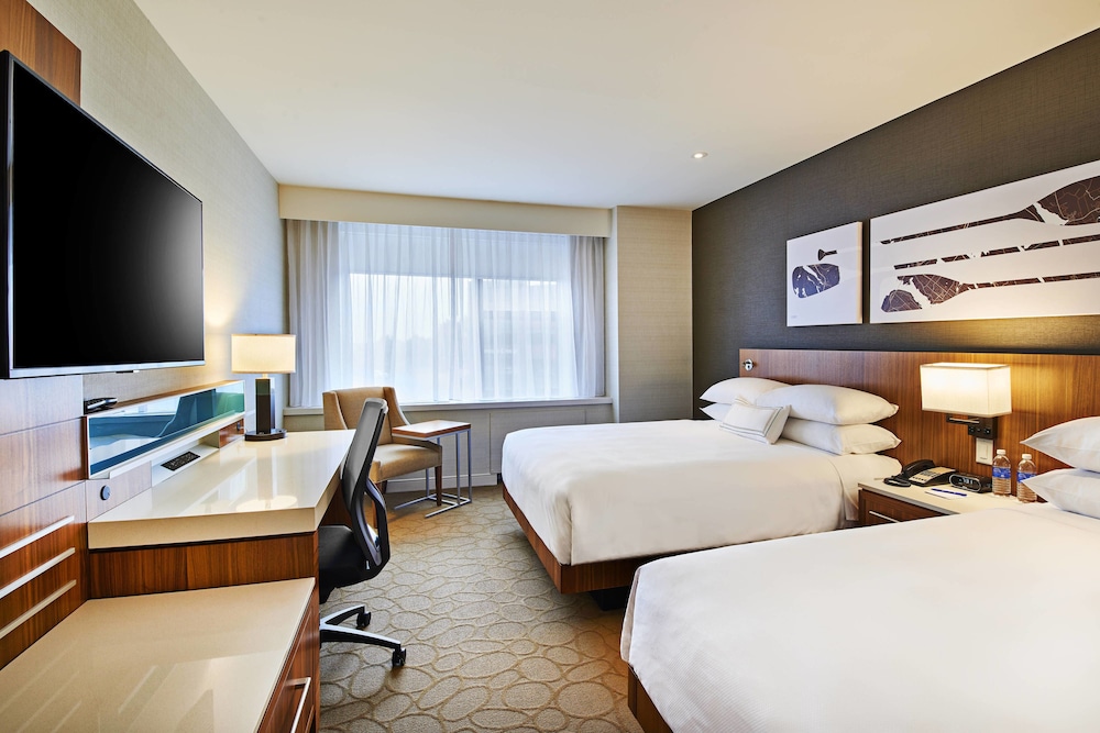 Delta Hotels By Marriott Dartmouth 8/43