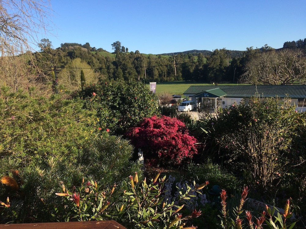 WAITOMO CAVES GUEST LODGE 64/73