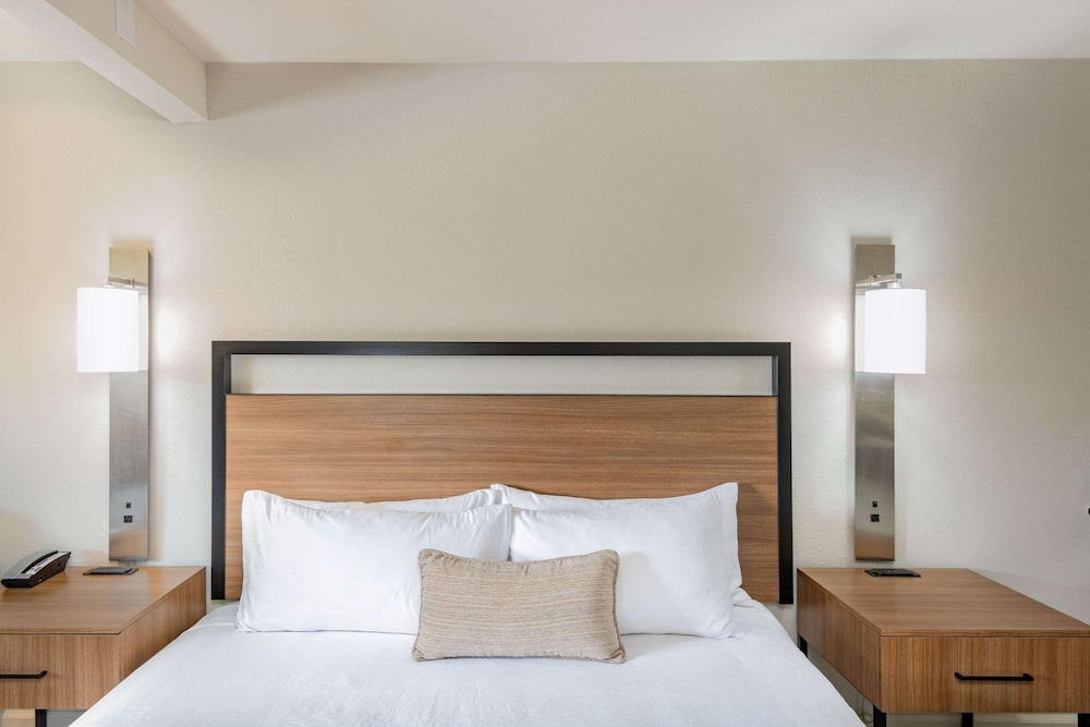 Wyndham Garden San Diego near SeaWorld 35/65
