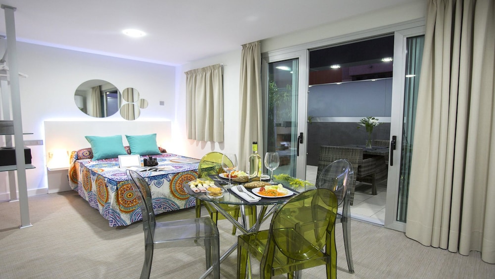 Valentina Beach Apartments And Suites 18/57