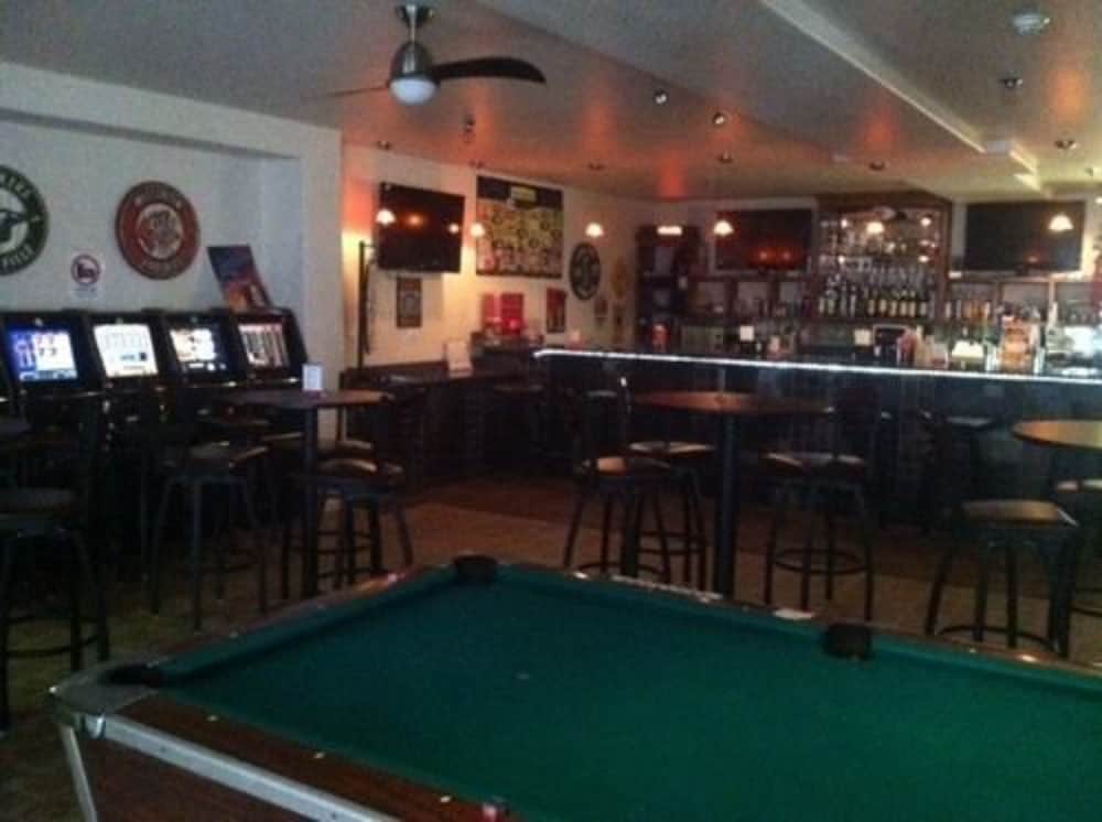 Price Pointe Inn 26/42