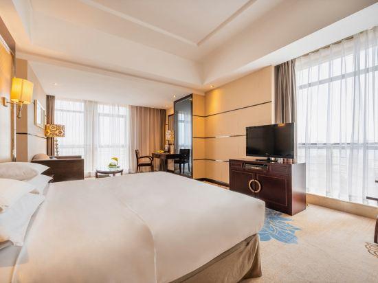 Deluxe, Queen Bed