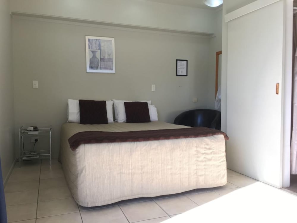 Aldan Lodge Motel 12/47