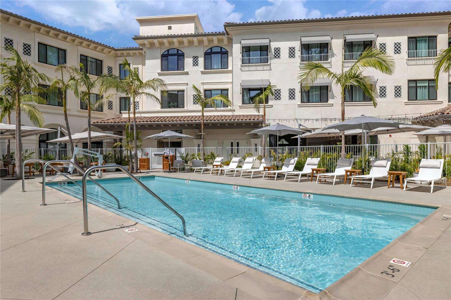 Cambria Hotel Calabasas - Malibu 15/15