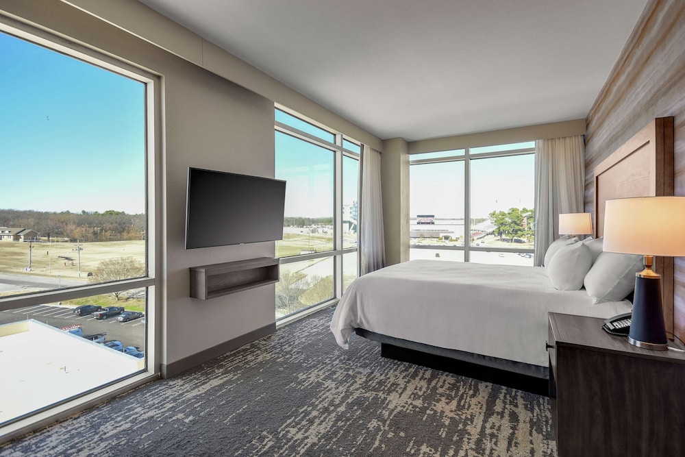 Embassy Suites by Hilton Jonesboro Red Wolf Convention Center 15/60