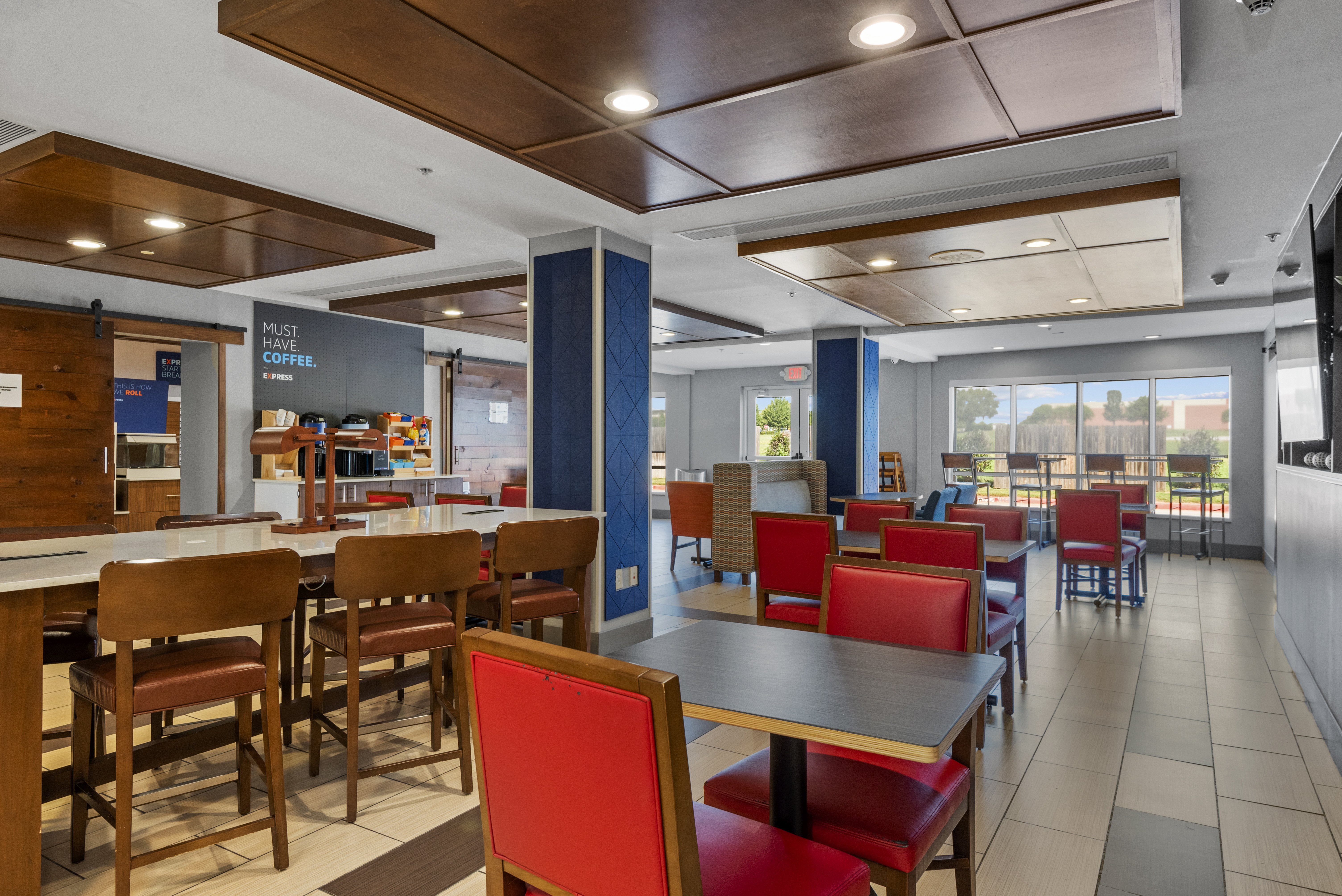 Holiday Inn Express Hotel & Suites Tulsa South Bixby 33/50