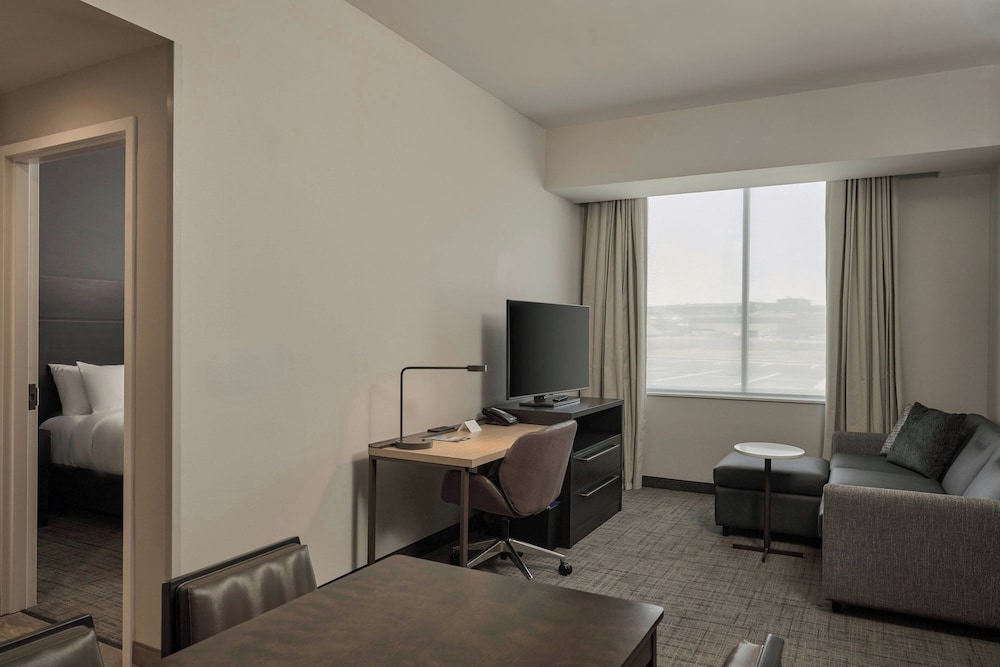Residence Inn by Marriott Madison 32/43
