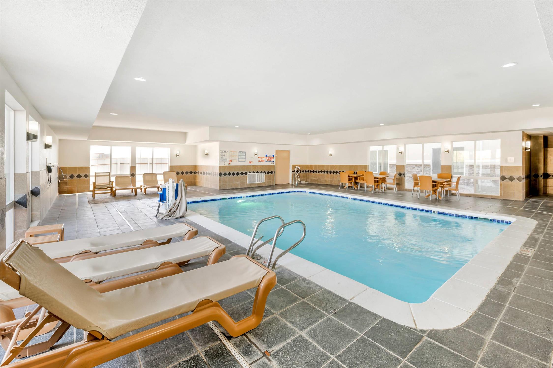 Comfort Suites Pecos 12/42