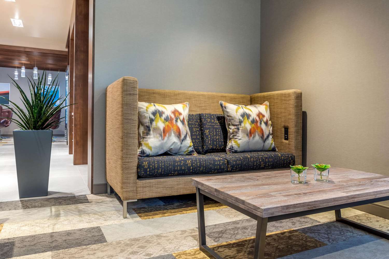 Cambria Hotel Milwaukee Downtown 30/56