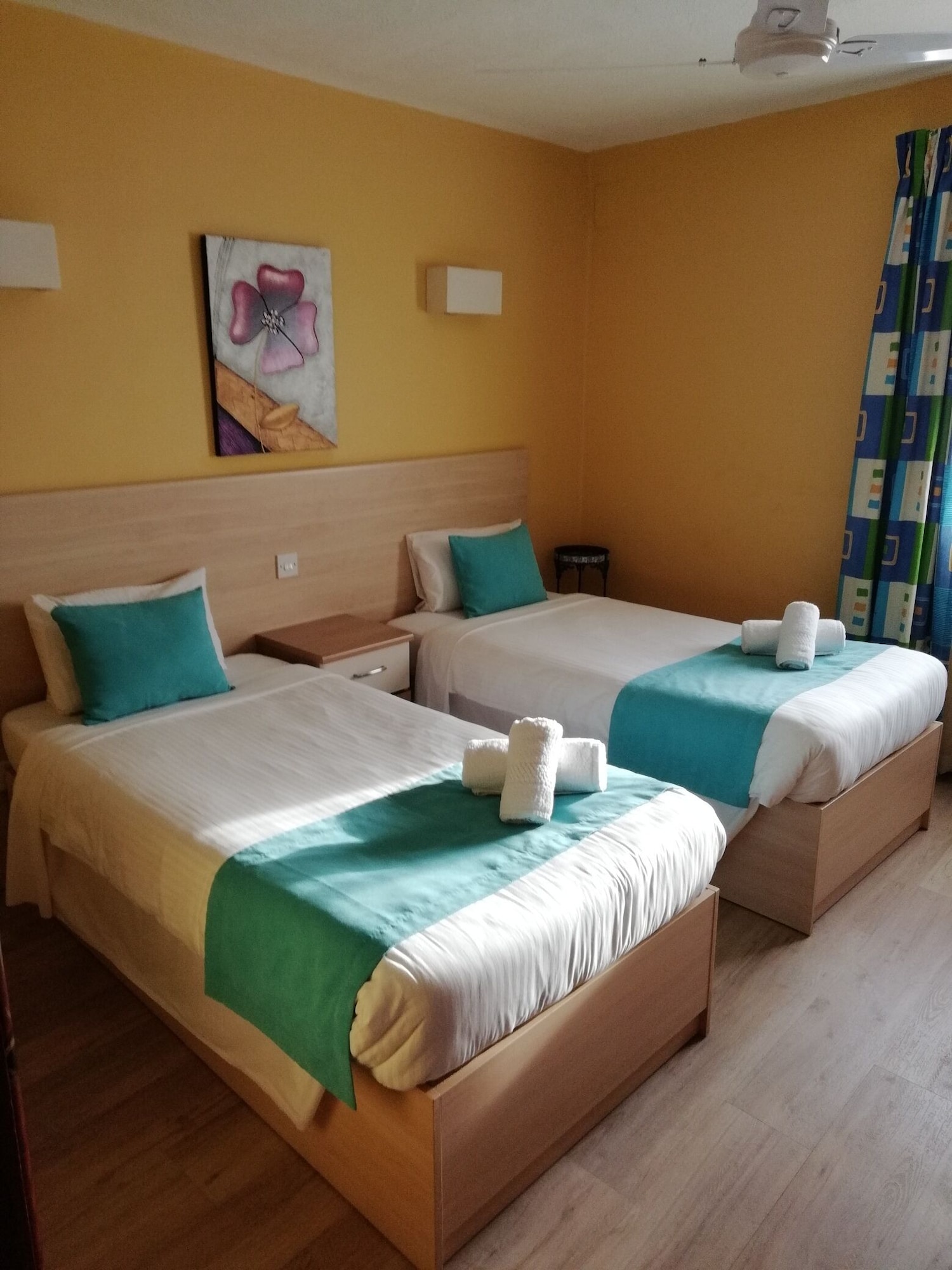 2 BEDROOMS, PENTHOUSE, SEA VIEW