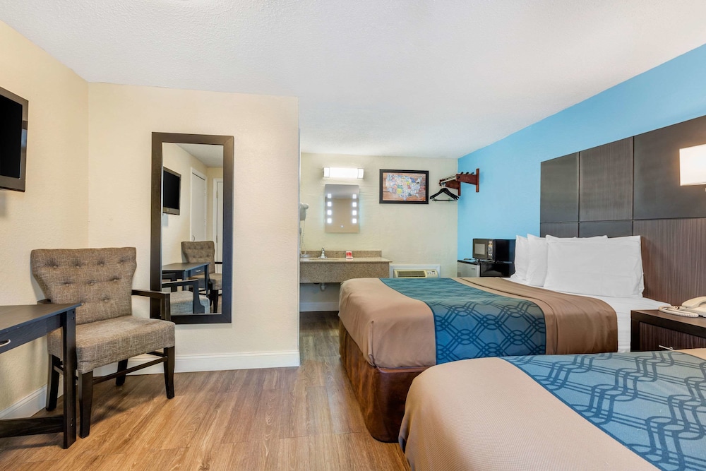 Econo Lodge West Yarmouth on Cape Cod 19/38