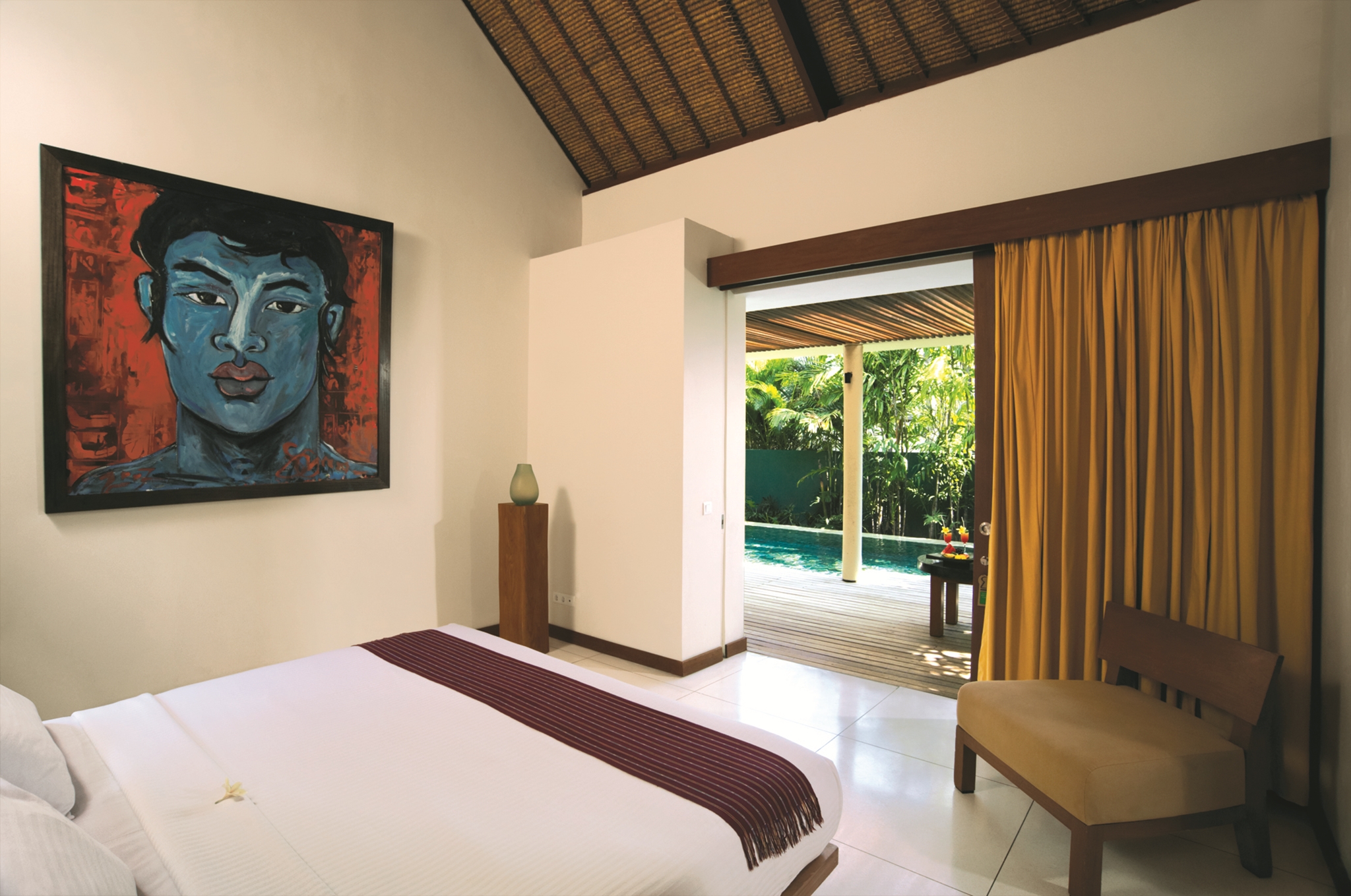 2 Bedrooms, with Pool