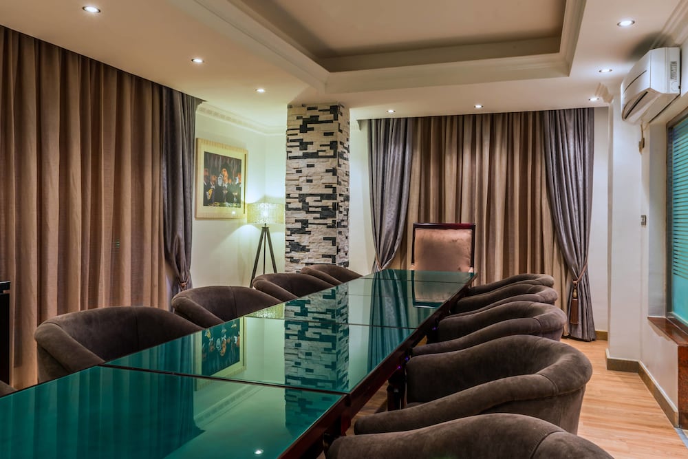 Protea Hotel By Marriott Lagos Kuramo Waters 49/71
