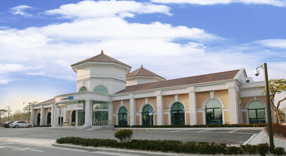 PINE RIDGE RESORT 7/47