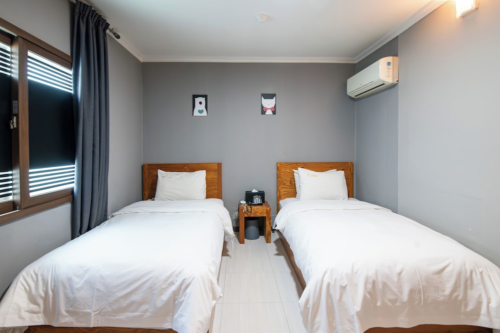 Gung Tourist Hotel 9/52