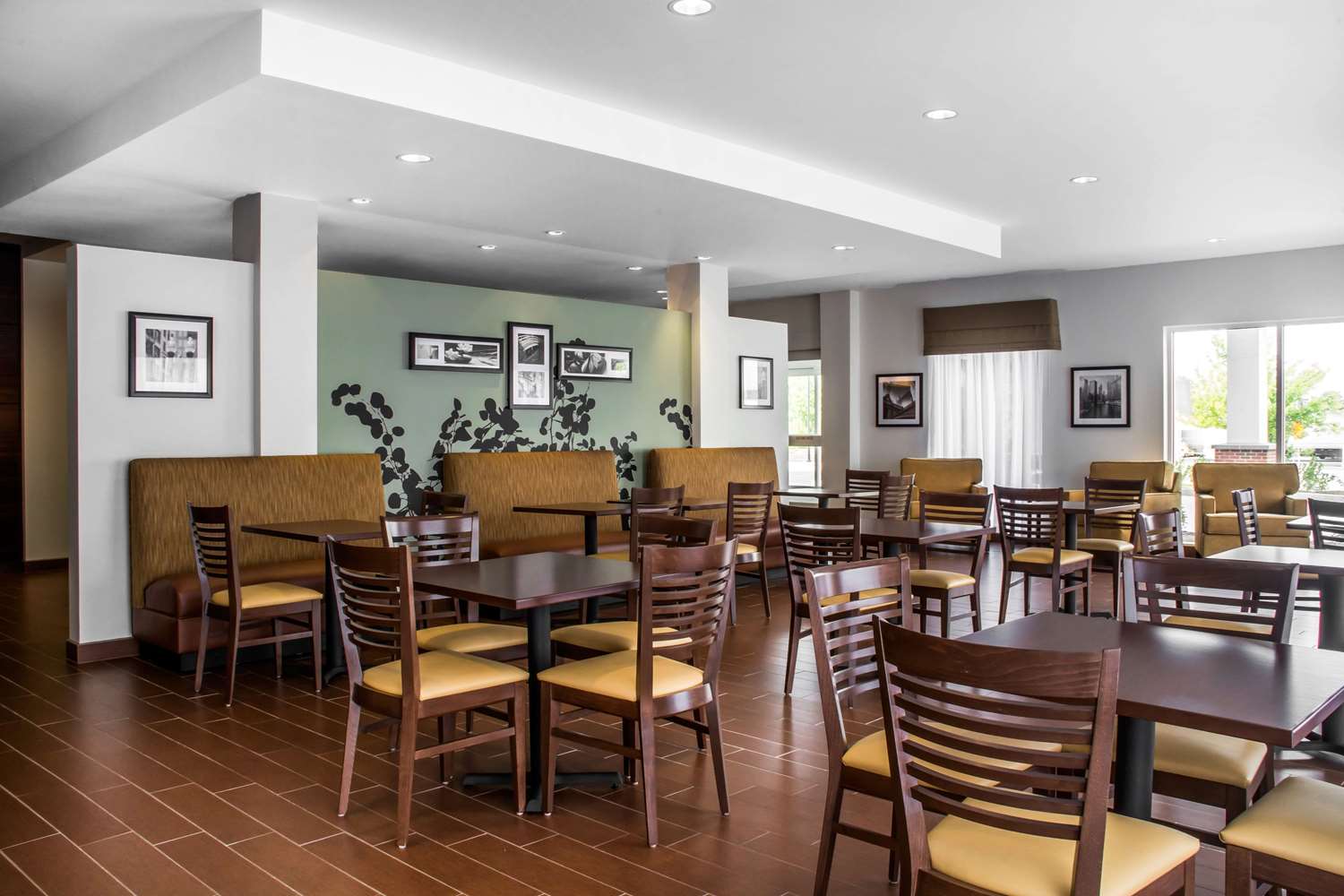 Sleep Inn & Suites Syracuse Airport 34/40