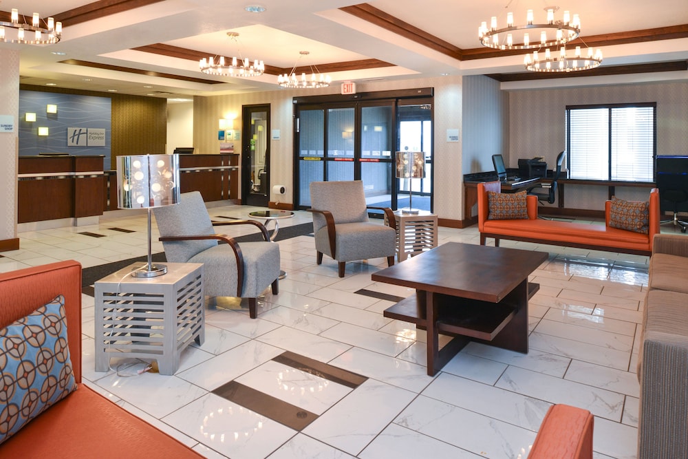 Holiday Inn Express Hotel And Suites Greenfield 45/65