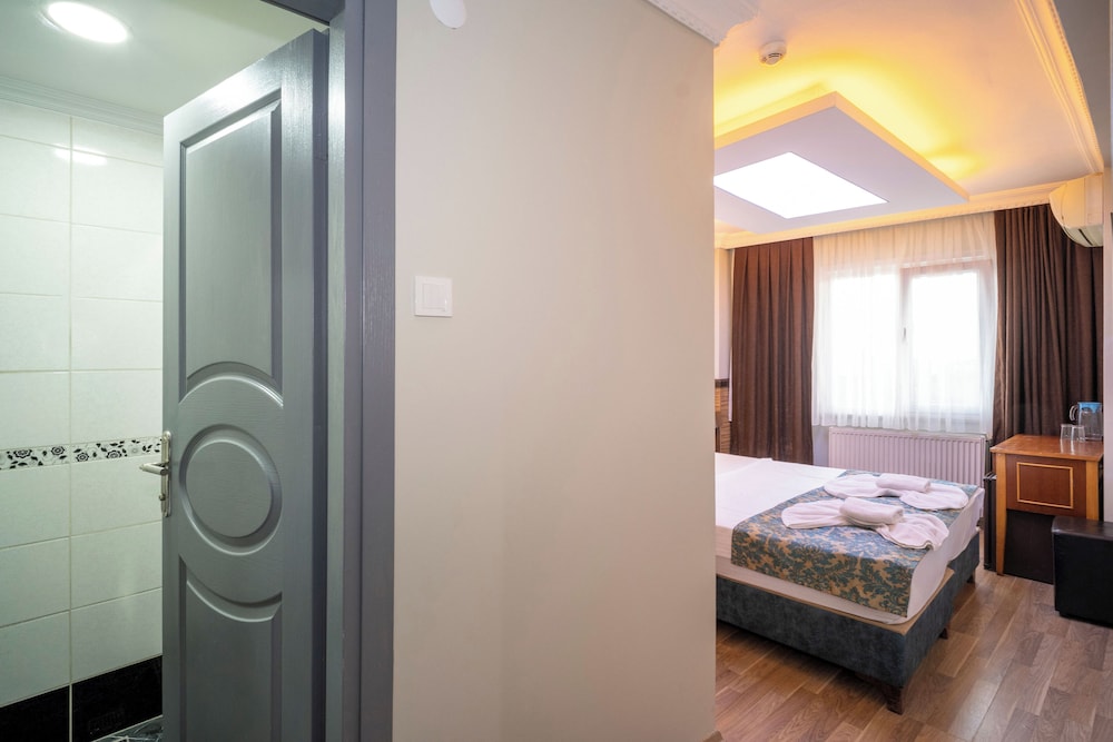 SIMPER HOTEL 25/50