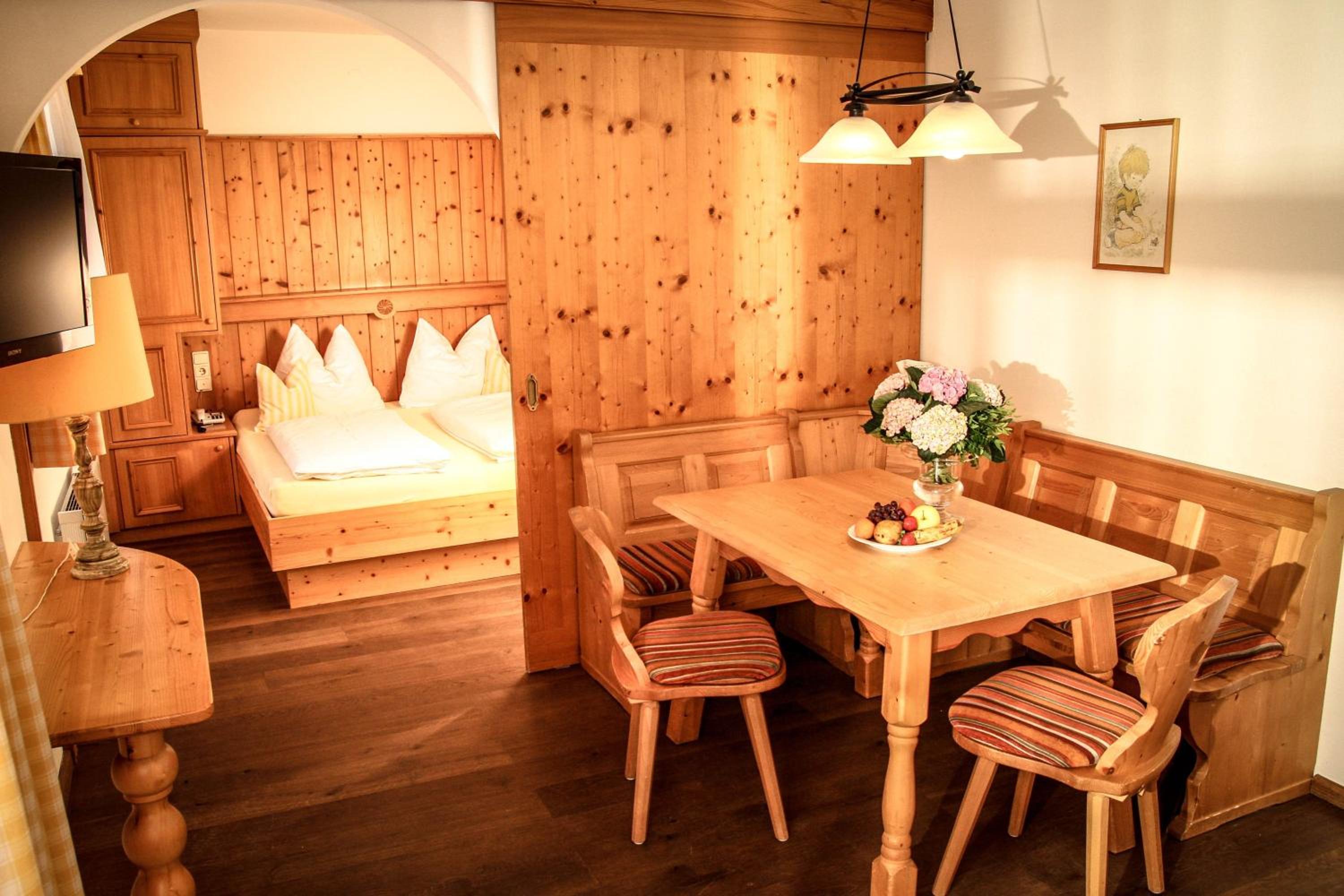 Hotel Pension Alpenrose 44/50