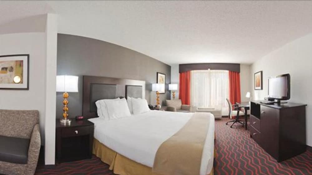 Holiday Inn Express Hotel And Suites Festus South St Louis 14/63