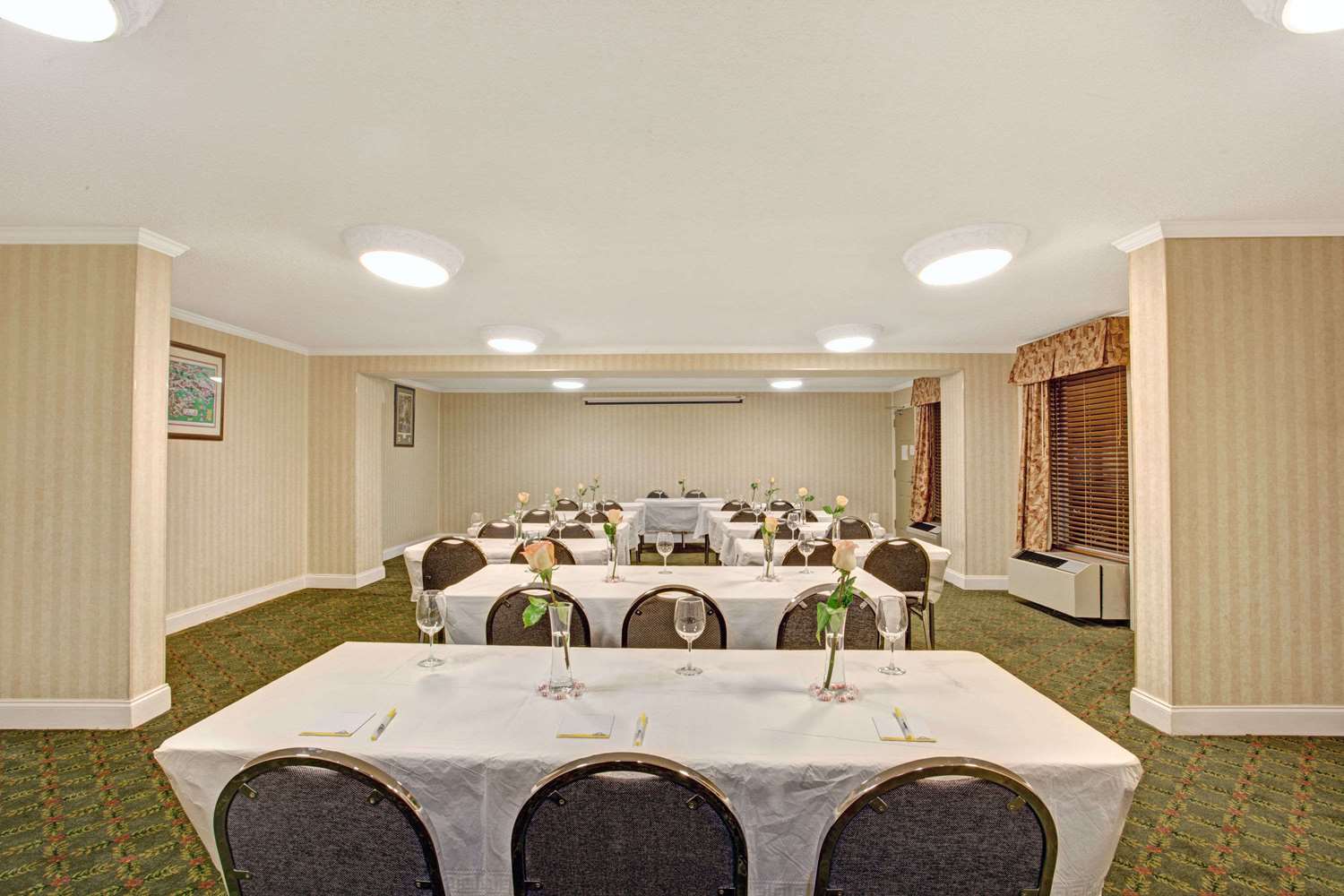 Days Inn & Suites By Wyndham Collierville Germantown Area 23/25