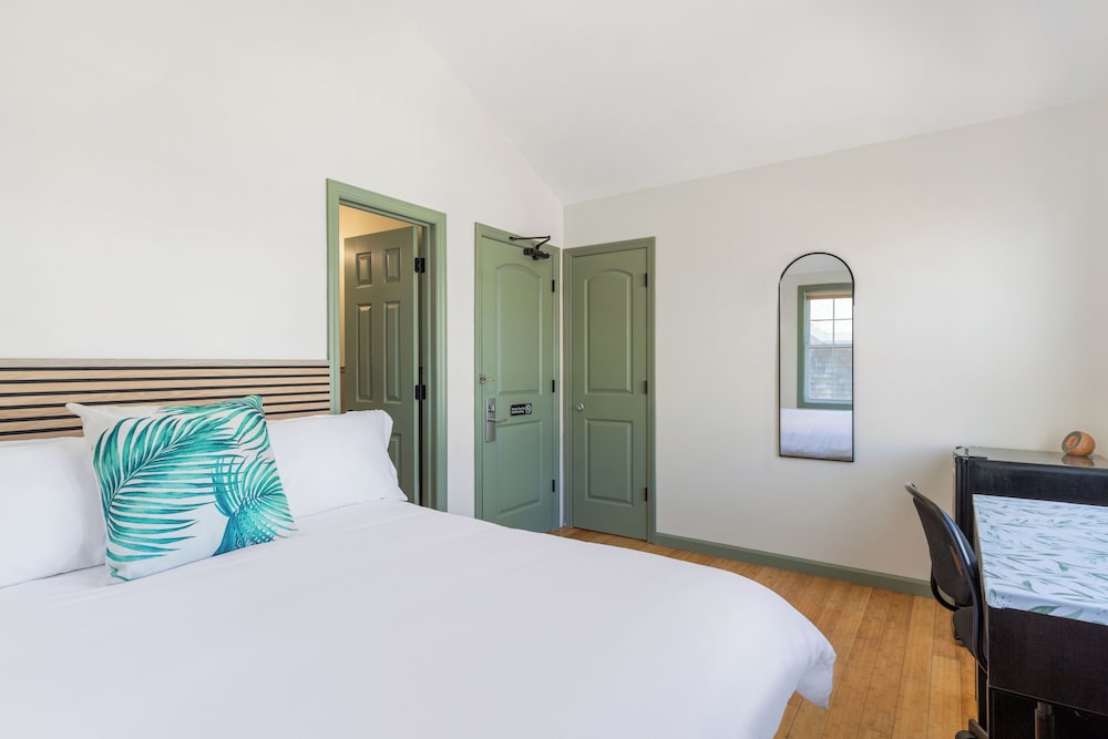 The Palms Hotel Fire Island 15/50