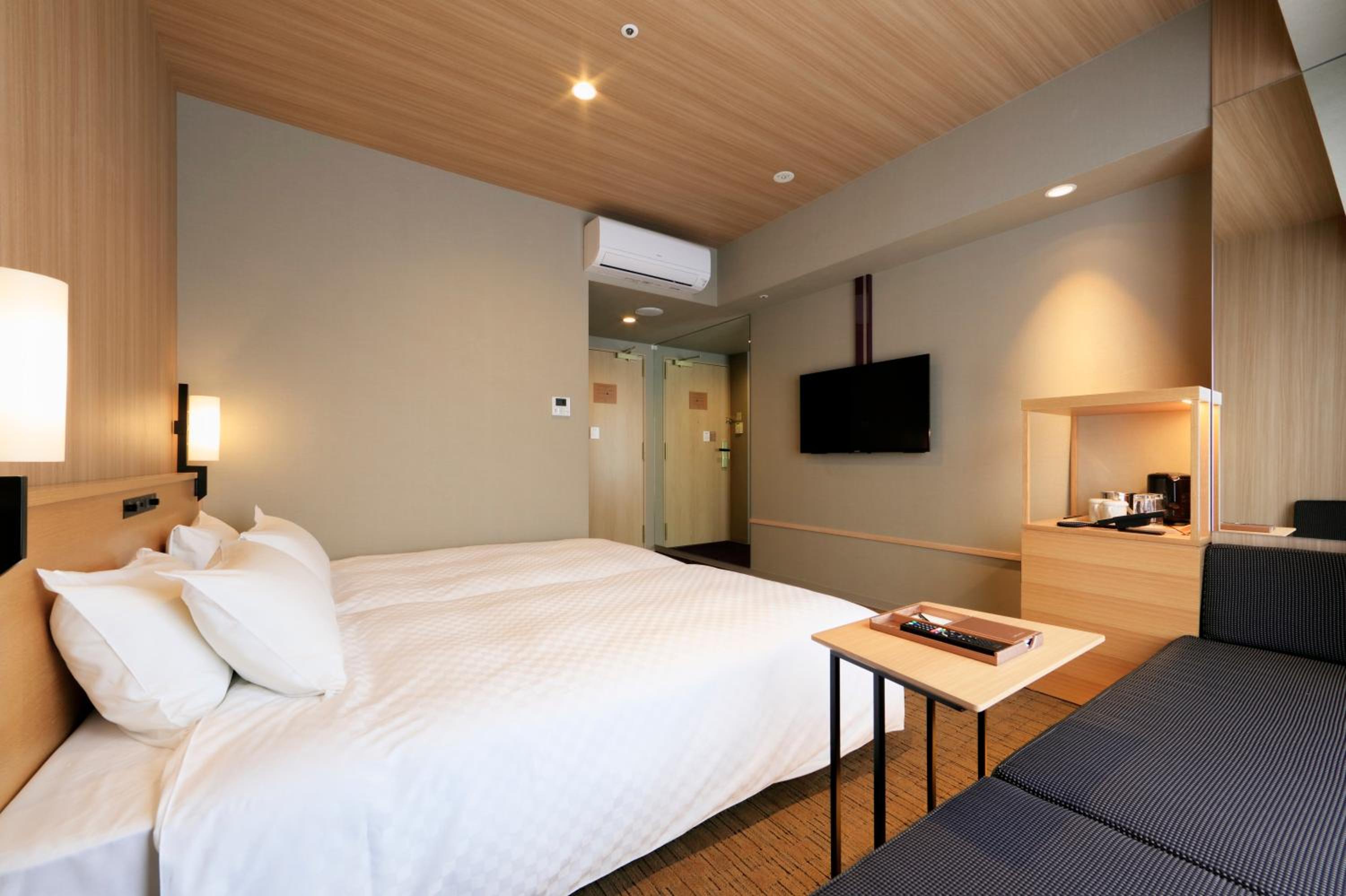 غرفة قياسية بسريرين منفصلين، Candeo Hotels Kobe Torroad 3/5