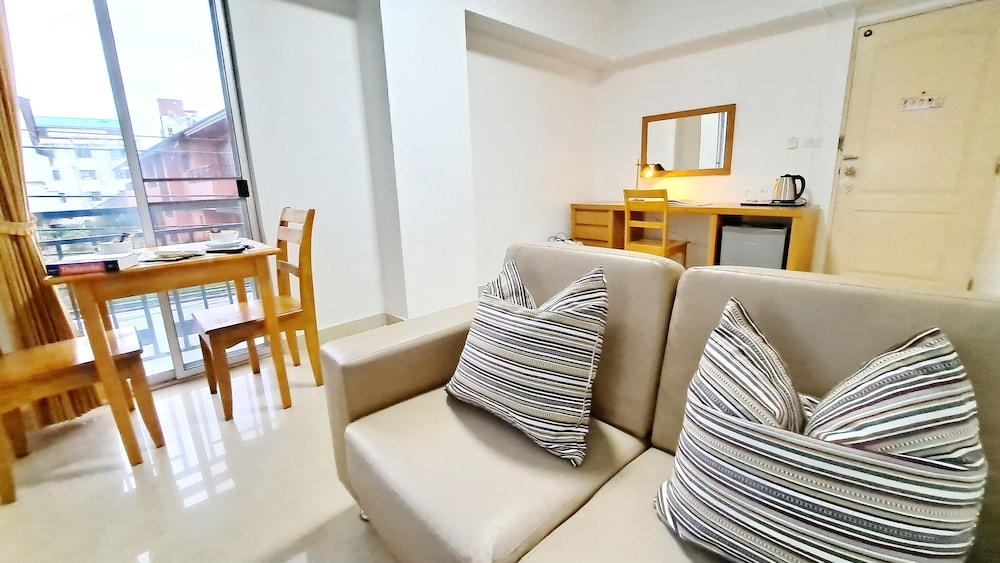 The 20 Apartment 20/40