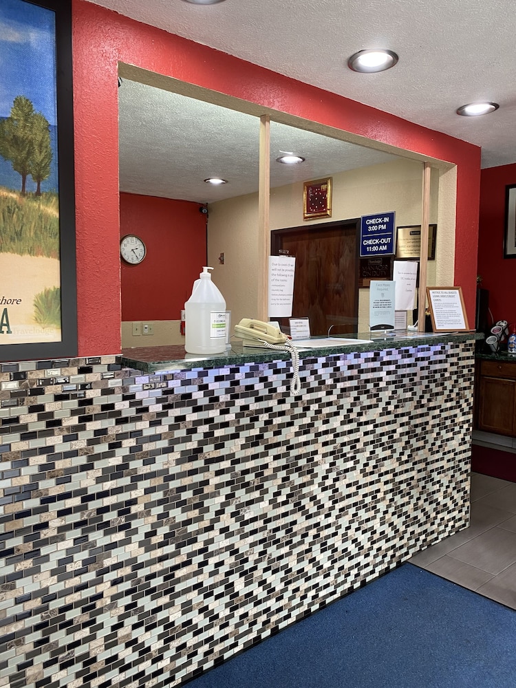 Travelodge by Wyndham La Porte/Michigan City Area 7/50