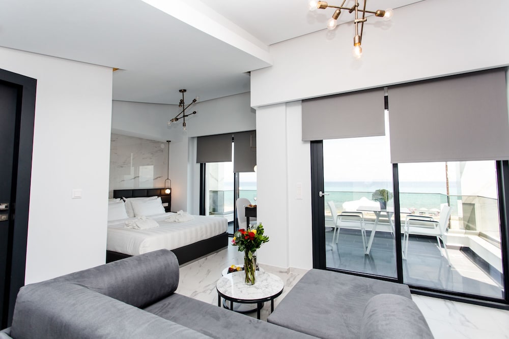 Crystal Villas & Suites 21/39