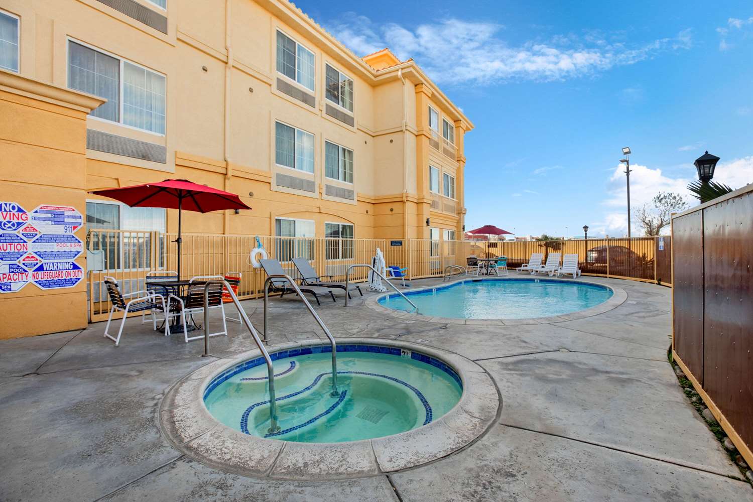 La Quinta Inn & Suites by Wyndham Hesperia Victorville 38/44